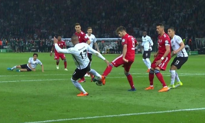 Kết quả chung kết Cúp Quốc gia Đức: Bayern Munich 1-3 Frankfurt