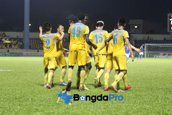 Trước trận Hà Nội FC vs FLC Thanh Hóa: Đội bóng xứ Thanh 'chơi trội' đúng chất đại gia