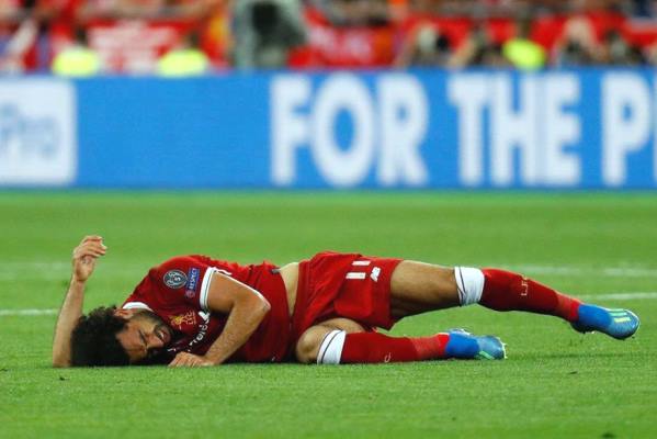 CẬP NHẬT chấn thương Salah: Trật khớp vai, 99% lỡ World Cup 2018