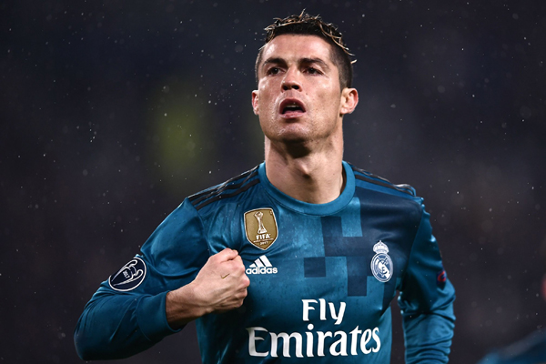 Real Madrid 'báo giá' Ronaldo cho MU và PSG