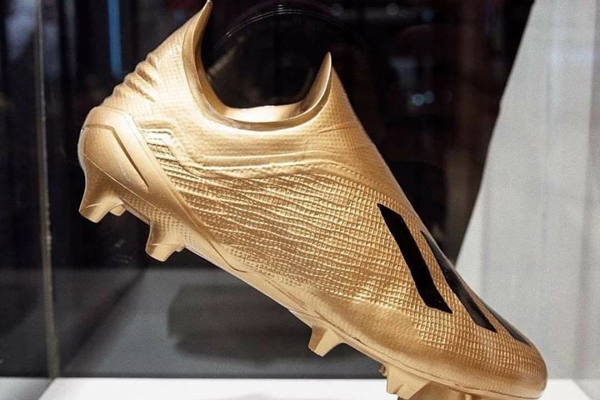 FIFA công bố mẫu Chiếc giày Vàng World Cup 2018