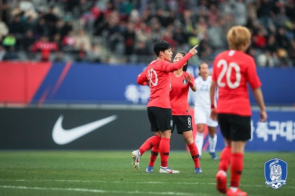 Nữ Hàn Quốc 1-1 Nữ Iceland: Vẹn cả đôi đường