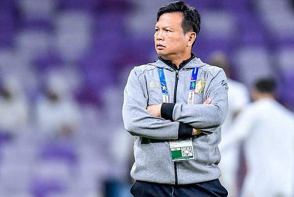 Thái Lan đau đầu vì HLV trưởng chưa đủ bằng cấp dự vòng loại World Cup