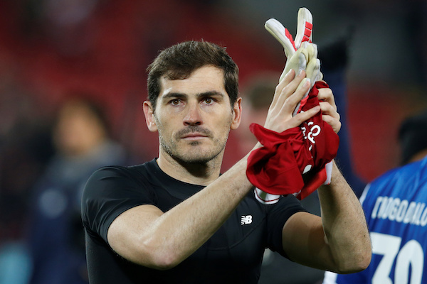 Iker Casillas được bác sĩ khuyên giải nghệ sau cơn đau tim