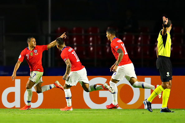 Kết quả Ecuador 1-2 Chile: Sanchez tiếp tục tỏa sáng giúp La Roja đi tiếp