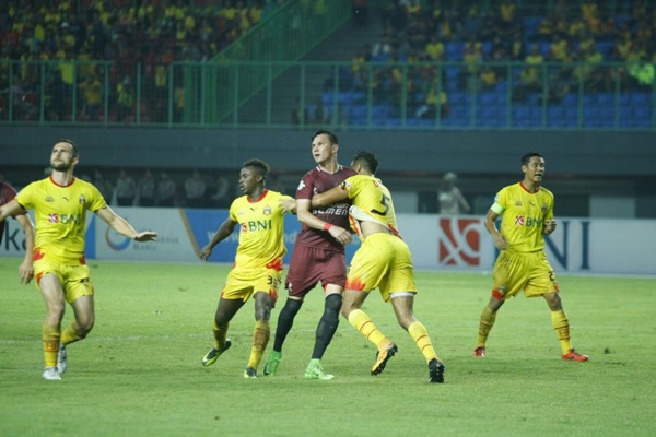Nhận định bóng đá Arema Malang vs Bhayangkara, 15h30 ngày 26/7 (VĐQG Indonesia)