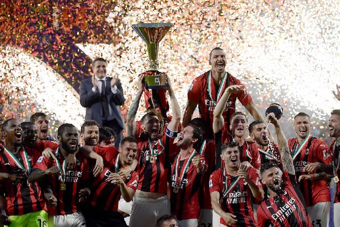 AC Milan đã vô địch Serie A mấy lần, có tổng cộng bao nhiêu danh hiệu?