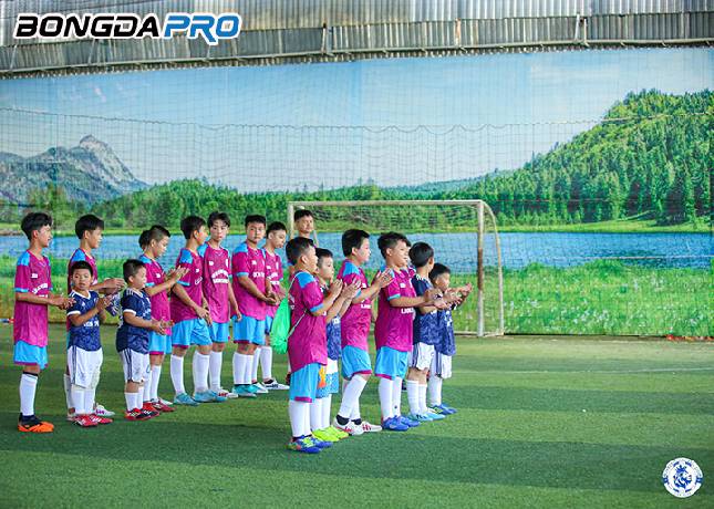 Cùng trẻ em Đắk Lắk học bóng đá với các HLV chuyên nghiệp tại Lion Sport