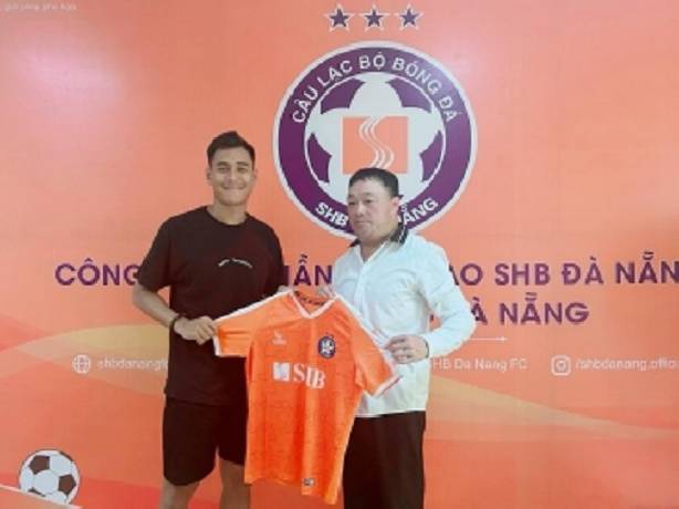 Trung vệ Việt kiều Steven Đặng chính thức gia nhập SHB Đà Nẵng