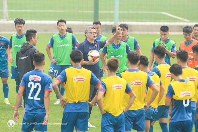 Đội tuyển bóng đá Việt Nam ban hành lệnh cấm