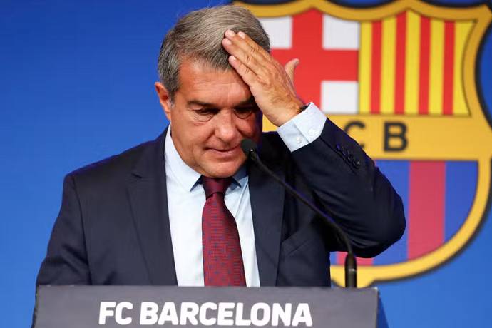 Barca vẫn đang nợ đầm đìa khắp châu Âu