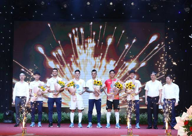 Nam Định đặt mục tiêu cạnh tranh chức vô địch V.League 2023/24