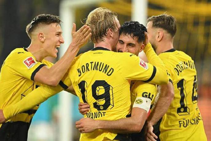 Thắng nghẹt thở Werder Bremen, Dortmund đoạt ngôi đầu BXH Bundesliga