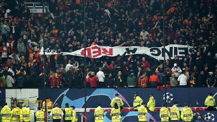 UEFA phạt nặng Galatasaray sau sự cố tại Old Trafford