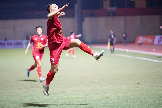 Lập cú đúp tại V-League, Vũ Quang Nam gửi thông điệp đến HLV Troussier
