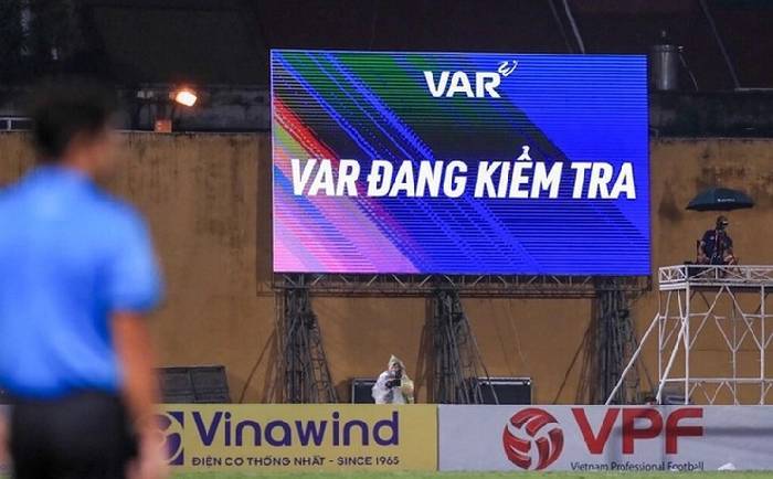 FIFA cử chuyên gia đến Việt Nam hỗ trợ đào tạo và cấp thêm xe VAR