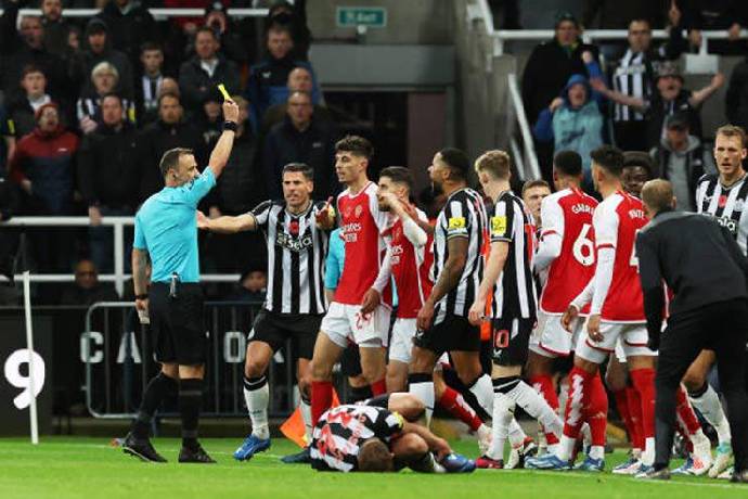 Newcastle chấm dứt chuỗi bất bại của Arsenal ở Ngoại hạng Anh