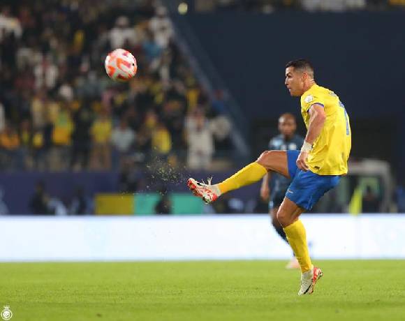 Ronaldo lập cú đúp, Al Nassr thắng đậm ở Saudi Pro League