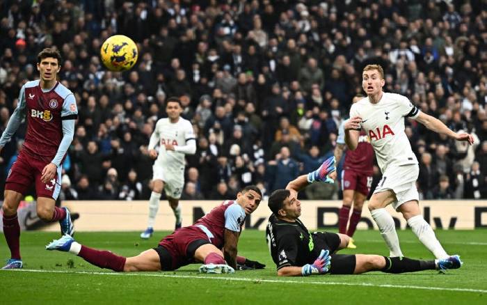 Thua ngược Aston Villa, Tottenham bị bật khỏi top 4