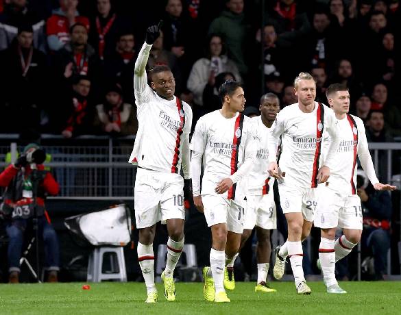 Thua Rennes, AC Milan vẫn giành vé vào vòng 1/8 Europa League