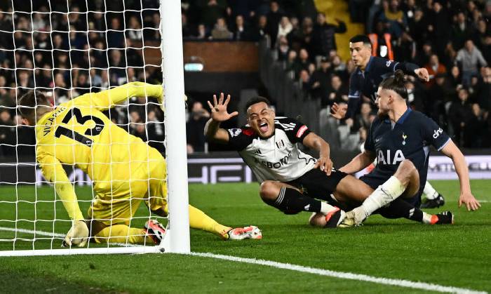 Thảm bại trước Fulham, Tottenham lỡ cơ hội vào top 4 Ngoại hạng Anh