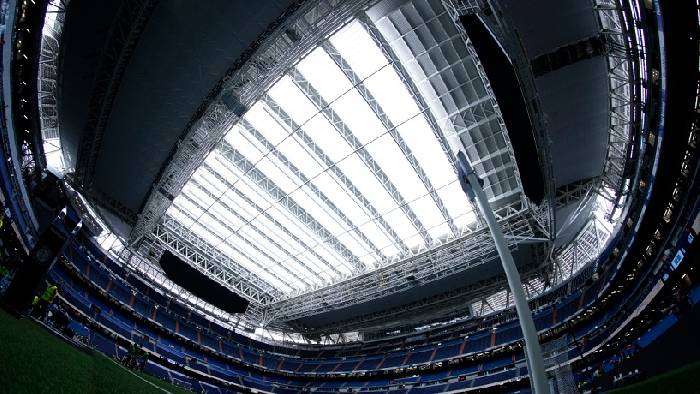 Santiago Bernabéu sẵn sàng tiếp đón Man City với mái che và màn hình 360°
