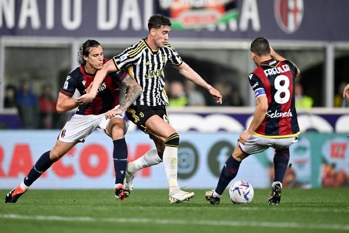 Juventus ngược dòng khó tin trước Bologna