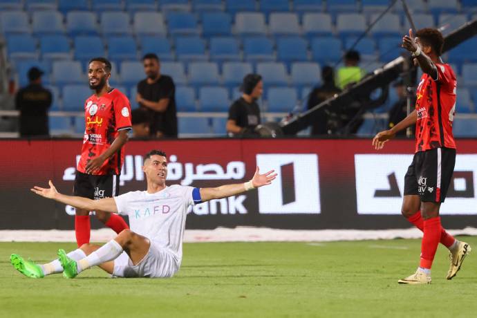Ronaldo im tiếng, Al Nassr may mắn thoát thua ở Saudi Pro League
