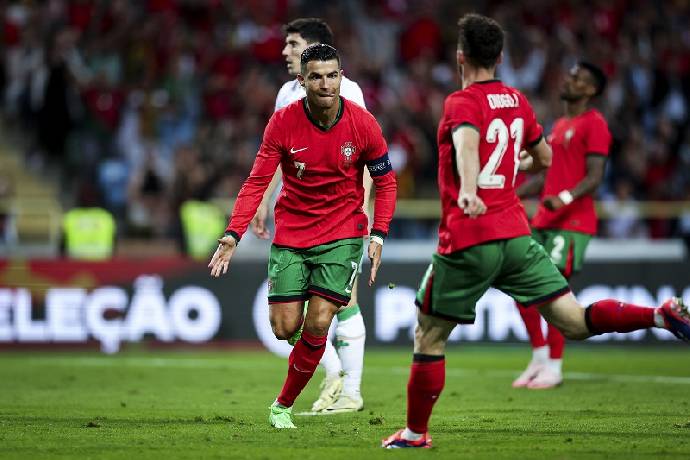 Ronaldo lập cú đúp, Bồ Đào Nha thắng đậm trước thềm Euro 2024