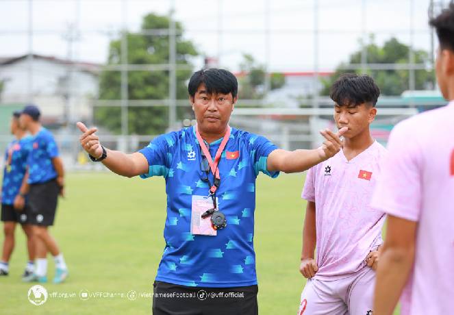 HLV U16 Việt Nam tuyên bố không sợ đối đầu với Thái Lan hay Úc ở bán kết