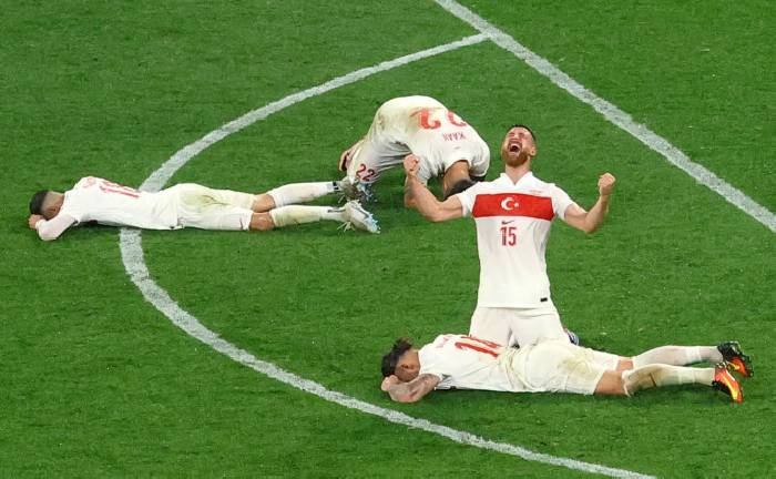 Thắng kịch tính Áo, Thổ Nhĩ Kỳ vào tứ kết Euro gặp Hà Lan