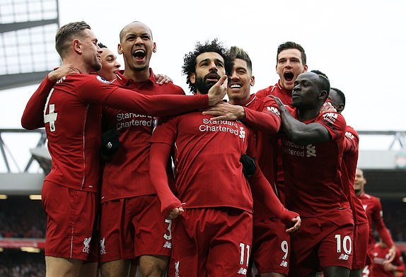 Liverpool 2-0 Chelsea: Salah lập siêu phẩm, The Kop tái chiếm ngôi đầu