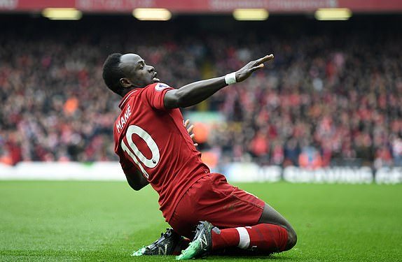 Liverpool 2-0 Chelsea: Salah lập siêu phẩm, The Kop tái chiếm ngôi đầu