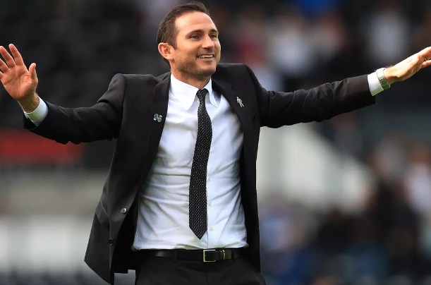 Frank Lampard trở thành HLV Chelsea, nhắm Ballack làm trợ lý