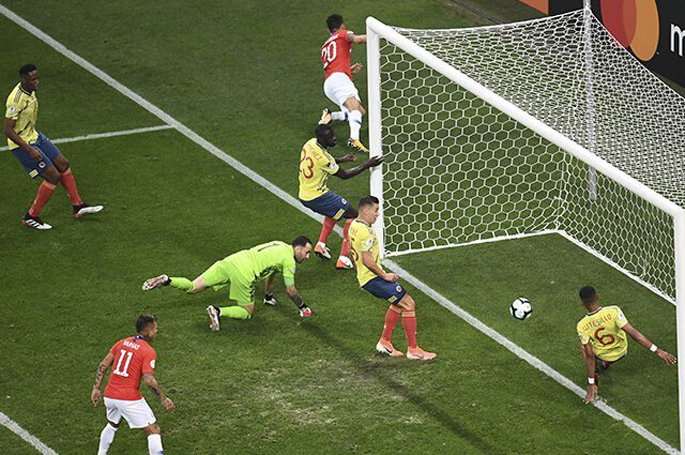 Colombia 0-0 Chile (sút luân lưu 4-5): Người hùng Sanchez đưa Chile vào bán kết