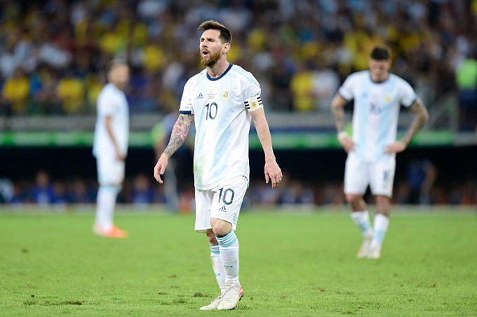 Brazil 2-0 Argentina: Messi thêm một lần đau